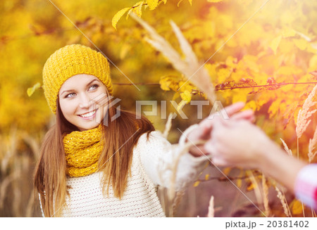 Autumn girl Autumn girl 20381402