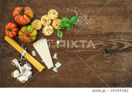 Ingredients for cooking pasta. Spaghetti Ingredients for cooking pasta. Spaghetti 20394382