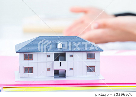 家　不動産イメージ　住宅　賃貸　マンション　住宅相談　建築　建設　プラモデル　ミニチュア　住宅相談 20396976