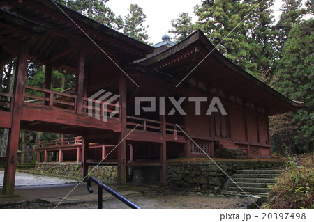 紅葉シーズンの比叡山延暦寺（西塔・にない堂） 20397498