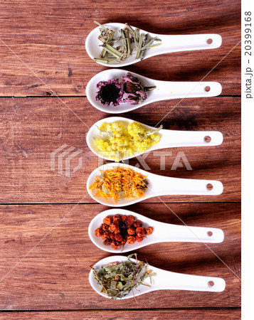 Herbs in ceramic bowls 20399168