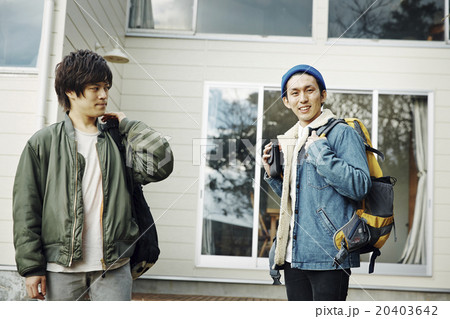 シェアライフ楽しむ男性 シェアライフ楽しむ男性 20403642