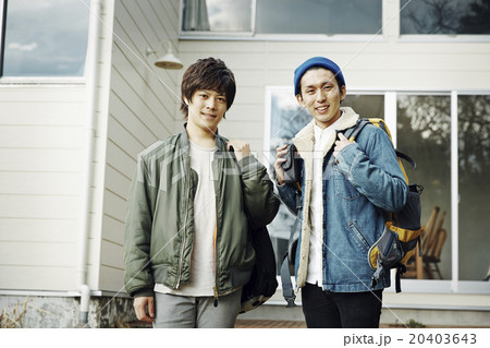 シェアライフ楽しむ男性 シェアライフ楽しむ男性 20403643