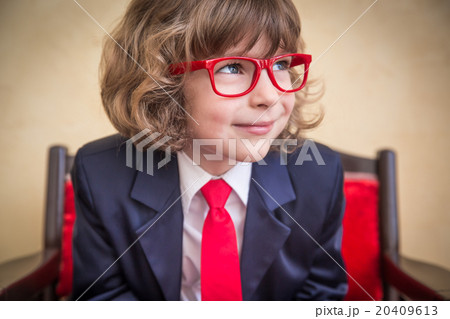 Young businessman 20409613