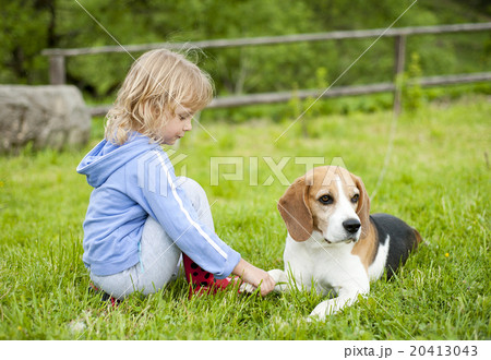 Girl with dog 20413043