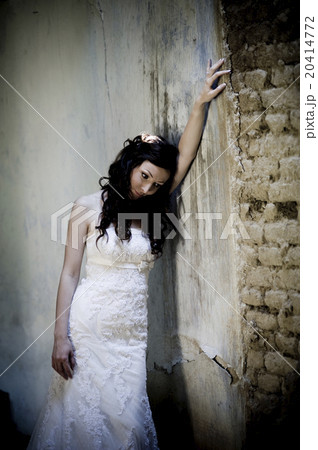 Lovely bride by old house Lovely bride by old house 20414772