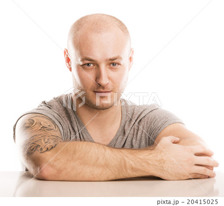 Man with tattoo 20415025