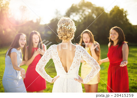 Bride with her friends Bride with her friends 20415259