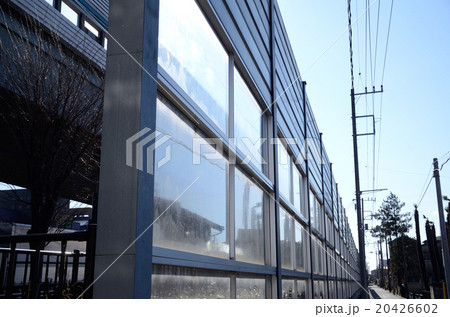 幹線道路の透光性遮音板 20426602