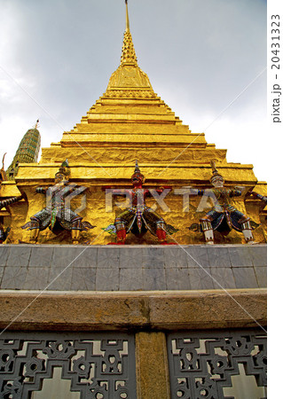in bangkok rain wat palaces a in bangkok rain wat palaces a 20431323