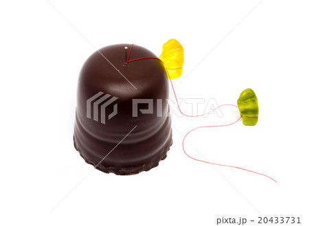 Climbing the chocloate mountain Climbing the chocloate mountain 20433731