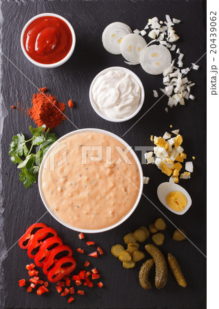 Thousand Island Dressing with ingredients 20439062