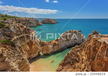 Beautiful seascapes Albufeira. With kayak away. 20446629