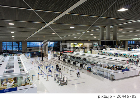 成田国際空港第２ターミナル チェックインカウンターの写真素材