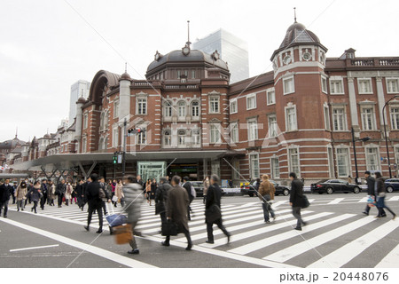 朝の東京駅 20448076