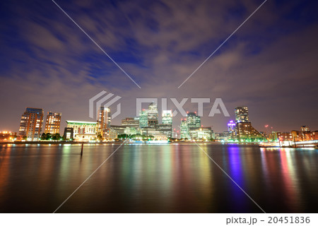 London Canary Wharf at night 20451836