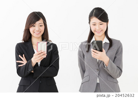 ビジネスウーマン 白バックイメージ ビジネスウーマン 白バックイメージ 20452632