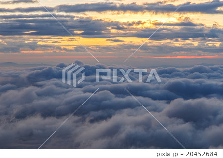 Layer of mountains and mist at sunset time 20452684