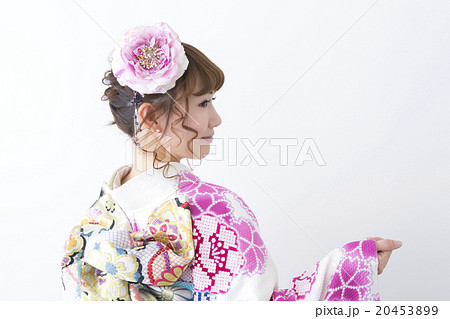 着物の若い女性 着物の若い女性 20453899