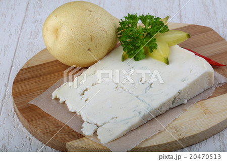Gorgonzola cheese with pear Gorgonzola cheese with pear 20470513