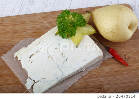 Gorgonzola cheese with pear Gorgonzola cheese with pear 20470514