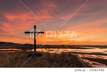 Wetlands Cross Sunset Wetlands Cross Sunset 20481480