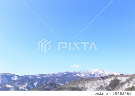 雪山と青空(岐阜県ひるがの高原) 雪山と青空(岐阜県ひるがの高原) 20482469