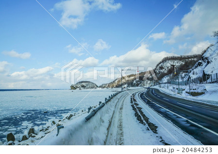 流氷押し寄せるオホーツク海 (斜里町宇登呂) 流氷押し寄せるオホーツク海 (斜里町宇登呂) 20484253