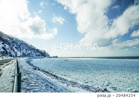 流氷押し寄せるオホーツク海 (斜里町宇登呂) 流氷押し寄せるオホーツク海 (斜里町宇登呂) 20484254