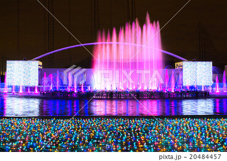 噴水イルミネーション 20484457