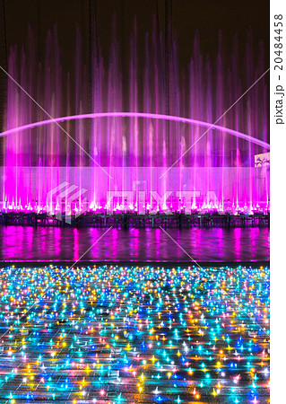 噴水イルミネーション 20484458