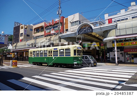 長崎の商店街と電車 20485387