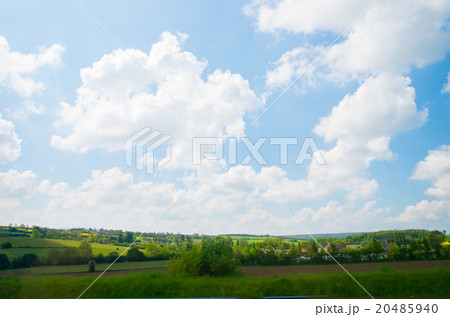 フランス・ノルマンディの空（フランスの風景） 20485940
