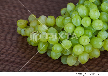 Green grape 20487366