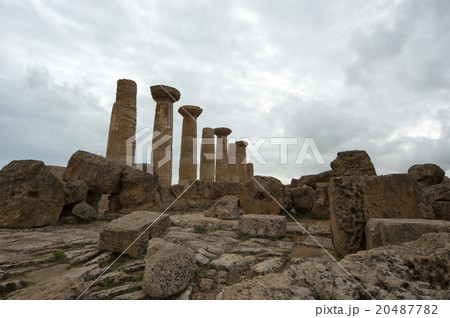 Remains of an ancient Greek temple of Heracles 20487782
