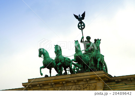 Brandenburg Gate. tillt-shift Brandenburg Gate. tillt-shift 20489642