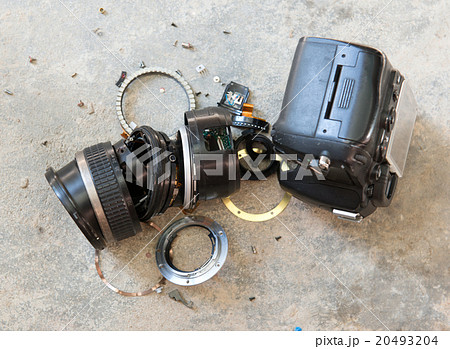 camera lens broken 20493204