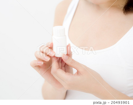 スキンケア・ミドル女性 20493901