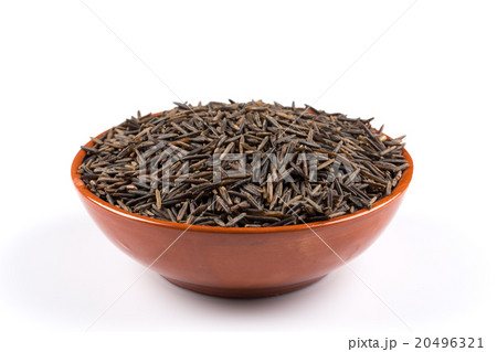 Wild brown rice in bowl 20496321