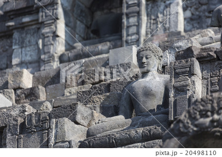 Stoned image of Buddha in Borobudur, Indonesia 20498110