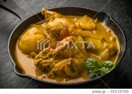 タイのチキンカレー Thai yellow chicken curry タイのチキンカレー Thai yellow chicken curry 20510700