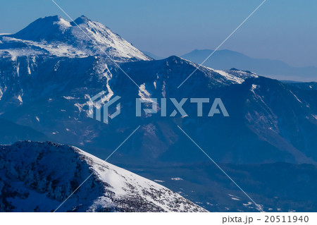 トムラウシ山と知床連山。10月。十勝岳より 20511940
