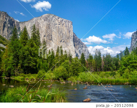 カリフォルニア 世界遺産ヨセミテ国立公園の美しすぎる景色の写真素材