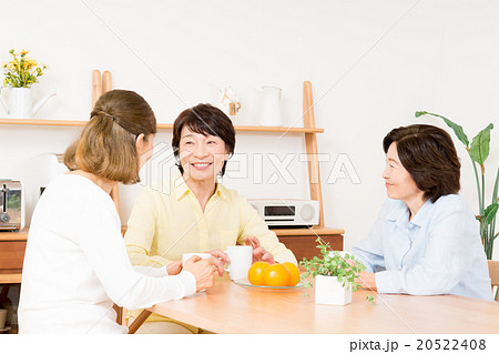 シニアの女性 20522408