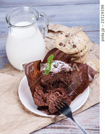 the blackberry cupcake 20529396