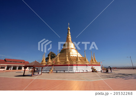 Golden Shwedagon Pagoda 20532268