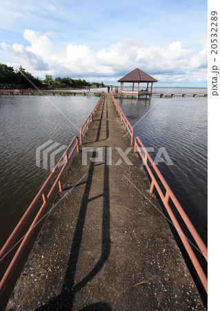 Bridge to Lake Bridge to Lake 20532289