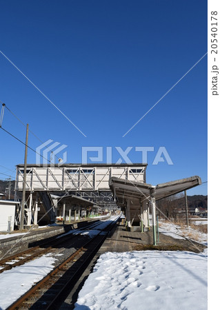 田舎　駅　雪 20540178