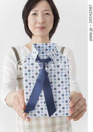 ミドル妻から夫へプレゼント ミドル妻から夫へプレゼント 20542087