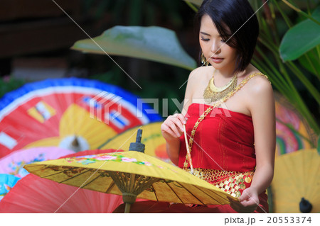 Thai Woman In Traditional Costume 20553374